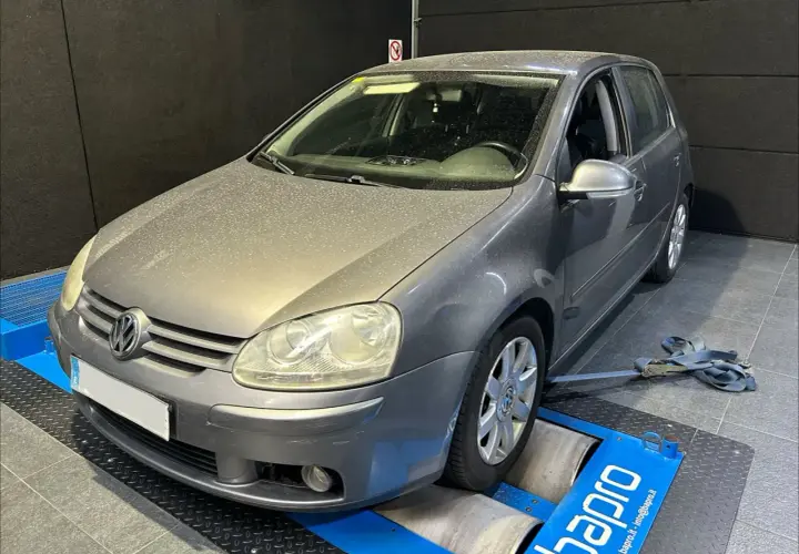 Golf V 1.9 TDI 105cv en banco de potencia, quizás buscando solucionar problemas.