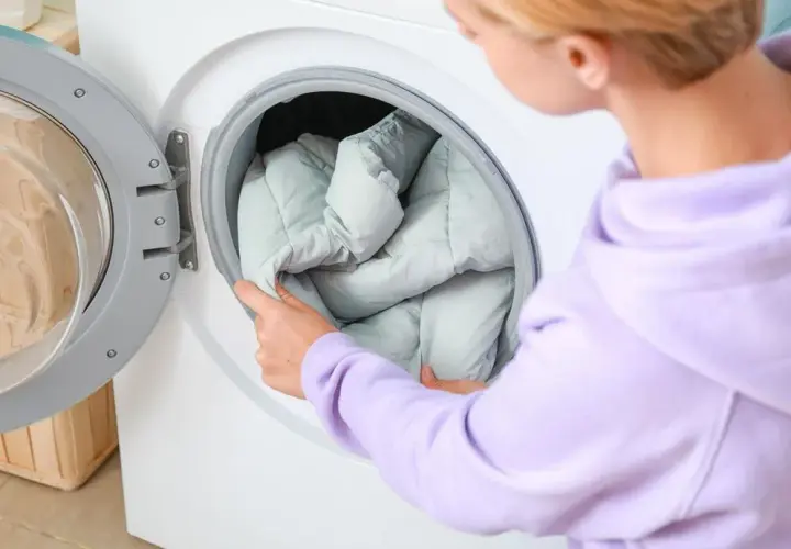 Pranie kurtki puchowej krok po kroku: puszysta i jak nowa!
