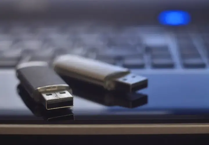 Jak odzyskać dane z pendrive za darmo i uniknąć ich utraty