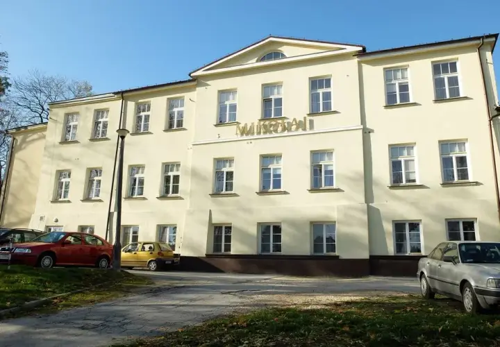 Jakie sanatorium na niedoczynność tarczycy? Poznaj najlepsze opcje w Polsce