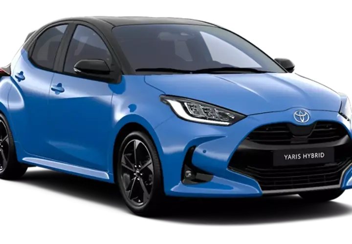 Niebieski Toyota Yaris Hybrid z czarnym dachem. Poznaj jego kompaktowe toyota yaris wymiary, idealne do miasta.