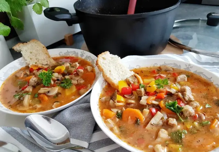 Jaka zupa na obiad? Od klasyki po szybkie kremy znajdź swój smak!