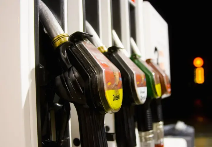 Czy olej napędowy to diesel? Odkryj kluczowe różnice i zastosowania