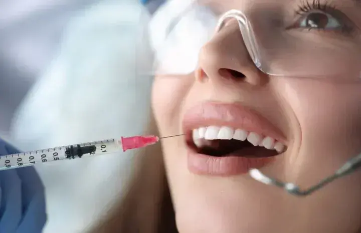 Drętwienie po dentyście: Kiedy minie? Wszystko o znieczuleniu