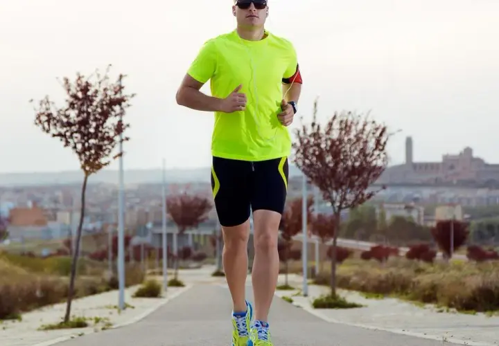 Las mejores camisetas para correr hombre: comodidad y tecnología para tus entrenamientos