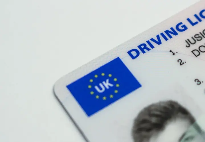 Prawo jazdy UK. Niektóre choroby wykluczające prawo jazdy mogą wpłynąć na możliwość prowadzenia pojazdów.