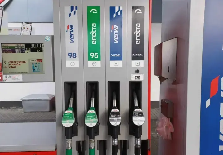 Stacja Orlen z dystrybutorami paliw: Verva 98, Efecta 95, Verva Diesel i Efecta Diesel. Wygodne tankowanie!