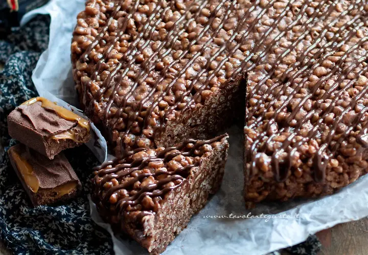 Torta Mars ricetta: golosa torta croccante al cioccolato e caramello, ispirata alle barrette Mars.