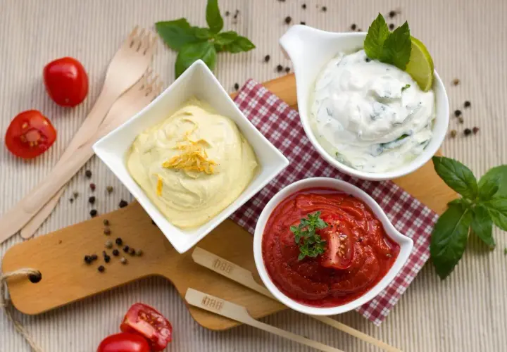 Jak zrobić dietetyczny sos do mięsa, który zachwyci smakiem i zdrowiem