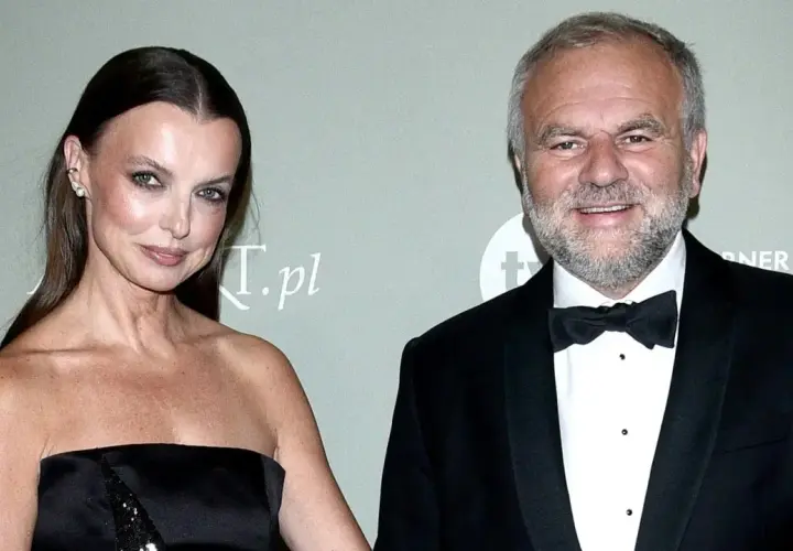 Katarzyna Sokołowska z mężem na gali. Elegancka para w wieczorowych strojach.