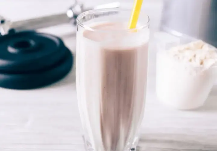 Jak zrobić shake proteinowy - prosty przepis na zdrowy koktajl