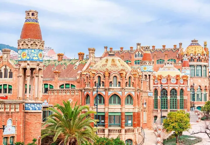 Barcelona gdzie leży? Odkryj jej niezwykłe położenie geograficzne