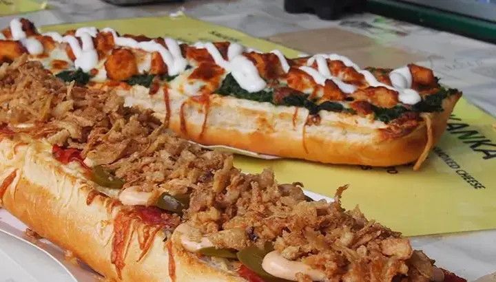Ile kcal ma zapiekanka z biedronki? Sprawdź kalorie i skład