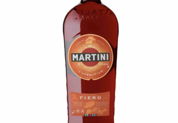 Butelka Martini Fiero, idealna do drinków jak Aperol Spritz.