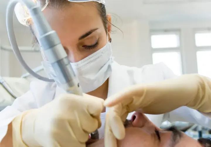 Gdzie z bólem zęba? Znajdź szybką pomoc dentystyczną teraz