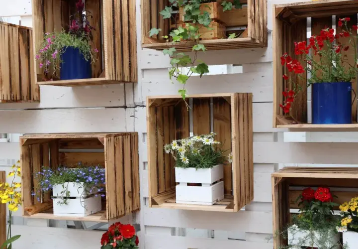 Stojący kwietnik DIY: Zbuduj go sam! Poradnik krok po kroku