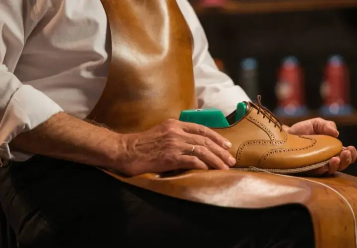 Ciasne buty? Rozciągnij je bezpiecznie! Poradnik od eksperta