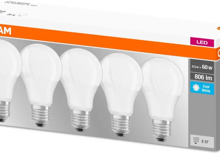 Opakowanie żarówek LED OSRAM zawiera 5 sztuk. Każda żarówka o mocy 8.5W daje 806 lumenów, co odpowiada tradycyjnej żarówce 60W.