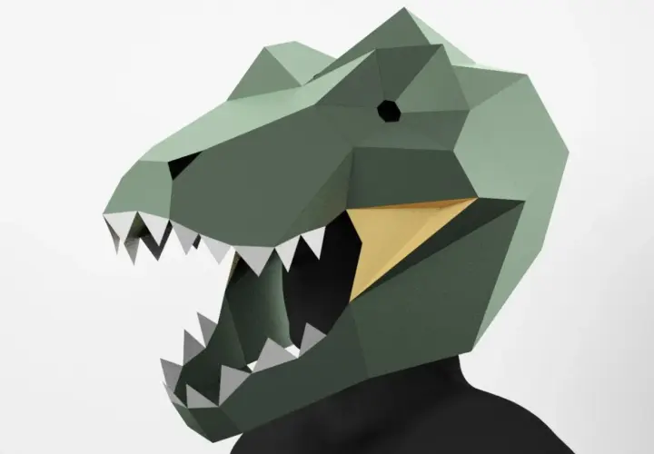 Maschera dinosauro fai da te, con denti aguzzi e bocca aperta, pronta per un'avventura preistorica.