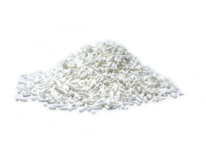 Góra białych, podłużnych granulek, przypominających posypkę. Czy zastanawiałeś się nad sorbinianem potasu szkodliwość?
