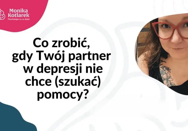 Kobieta w okularach i z tatuażem na piersi, obok tekst o depresji.