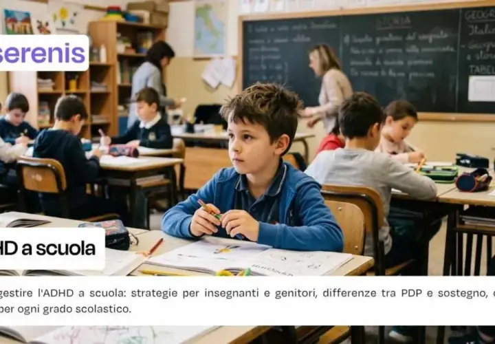 Bambino con ADHD a scuola, concentrato ma distratto, mentre i compagni studiano. Strategie per gestire la situazione.