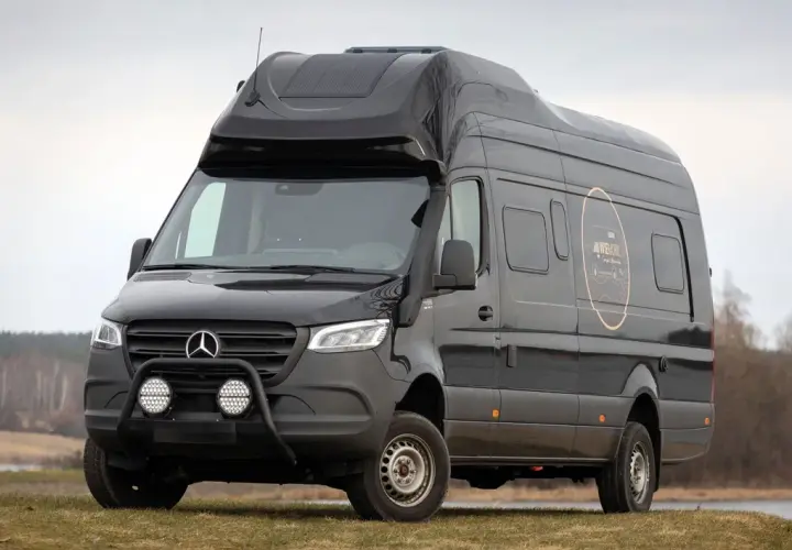 Mercedes-Benz Sprinter 4x4: Niezawodny wybór do transportu w trudnych warunkach