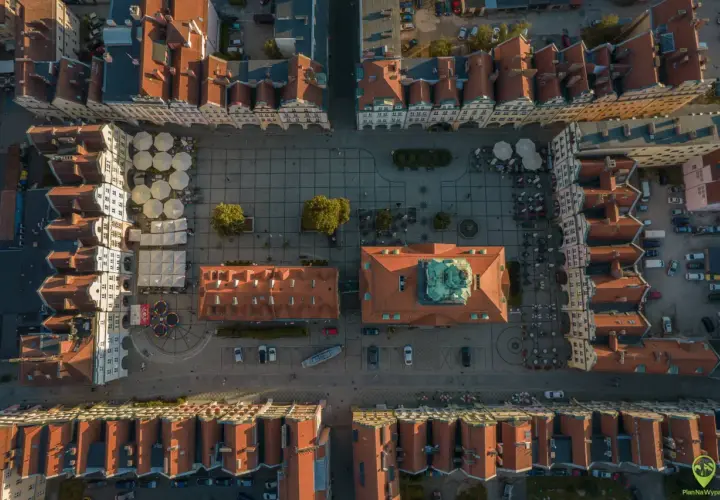 Jelenia Góra atrakcje: Odkryj bramę Karkonoszy i Dolinę Pałaców!