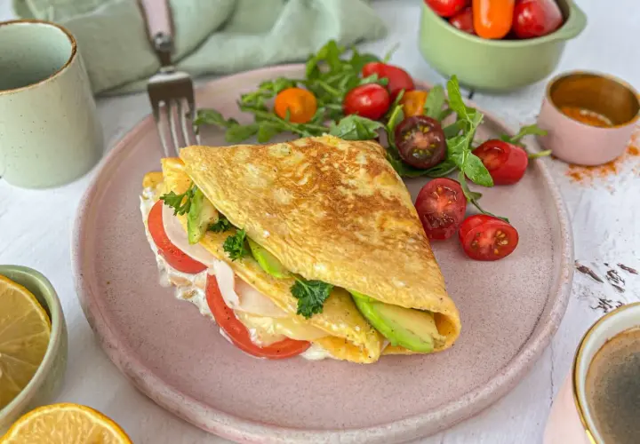 Przepis na zdrowy omlet, który zaskoczy smakiem i wartościami odżywczymi