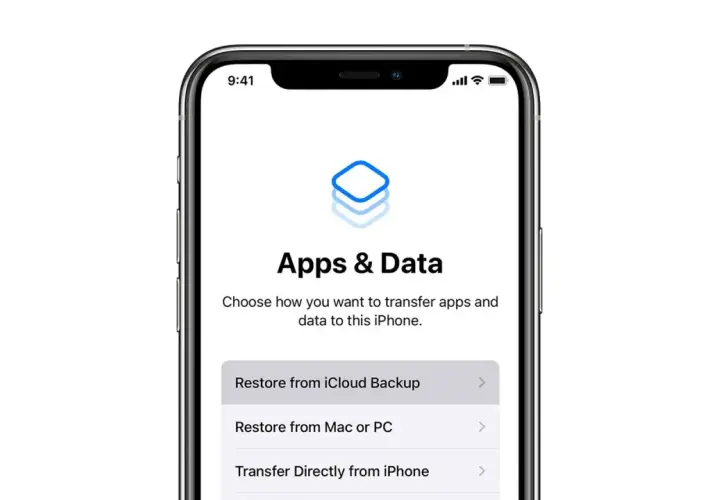 Ekran iPhone'a z opcjami: "Przywróć z backupu iCloud", "Przywróć z Maca lub PC" lub "Przenieś bezpośrednio z iPhone'a". Dowiedz się, jak odtworzyć backup iPhone.