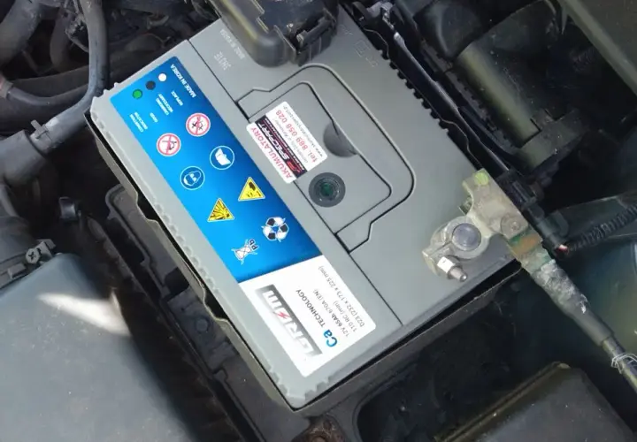 Jaki akumulator do Hyundai i30 1.4 benzyna? Wybierz najlepszy model!