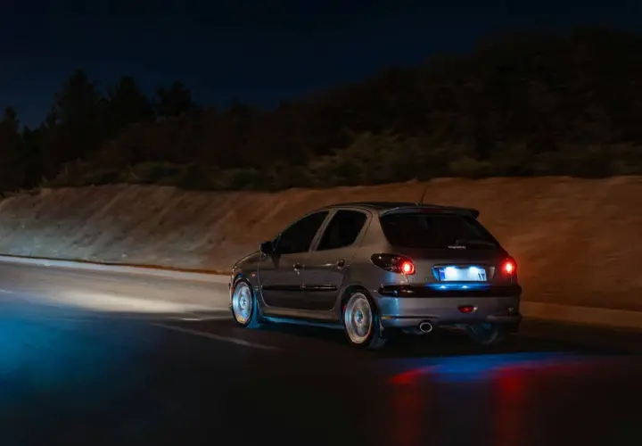 Bezpiecznik wentylatora chłodnicy Peugeot 206: Gdzie jest i jak wymienić?