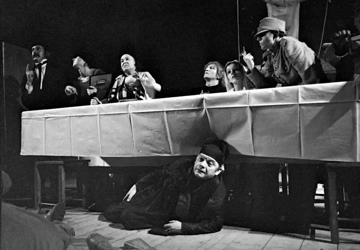 Teatr dla gojów – co to znaczy i jakie ma społeczne konsekwencje?