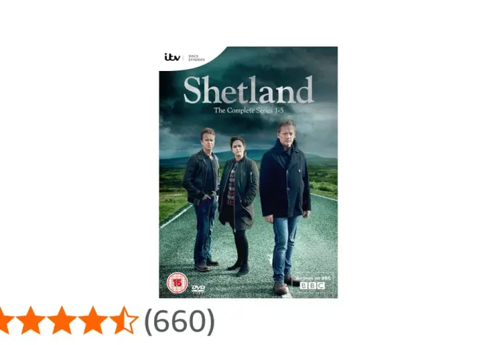 Omslaget till Shetland serie, komplett med tre poliser på en väg.