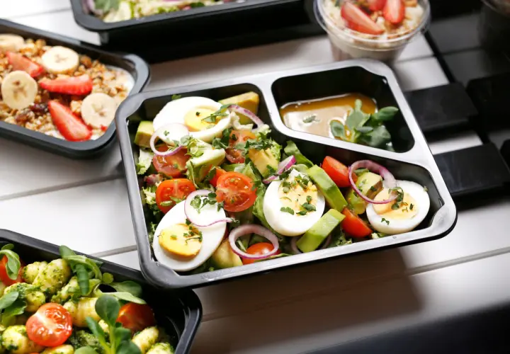 Catering ile od osoby - poznaj ukryte koszty i różnice cenowe