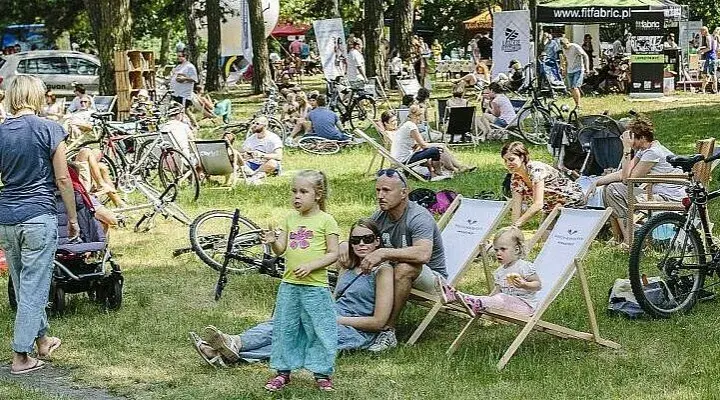 Gdzie z dzieckiem w Łódzkim? Odkryj najlepsze atrakcje dla rodzin