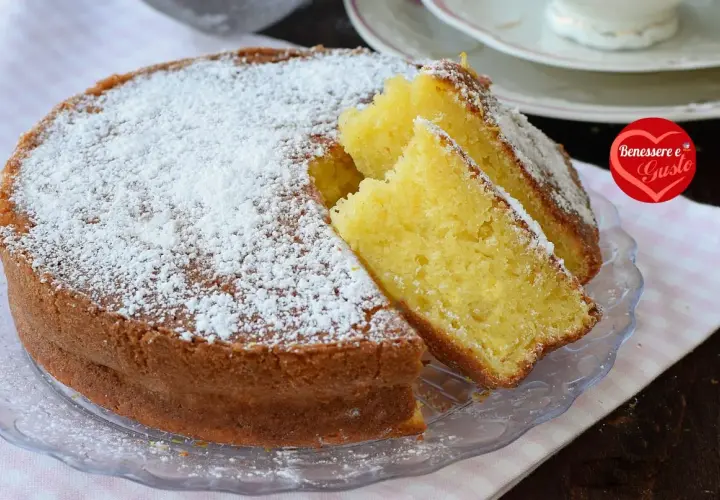 Torta soffice e profumata, uno dei tanti dolci con yogurt che deliziano il palato. Perfetta per la colazione o la merenda.