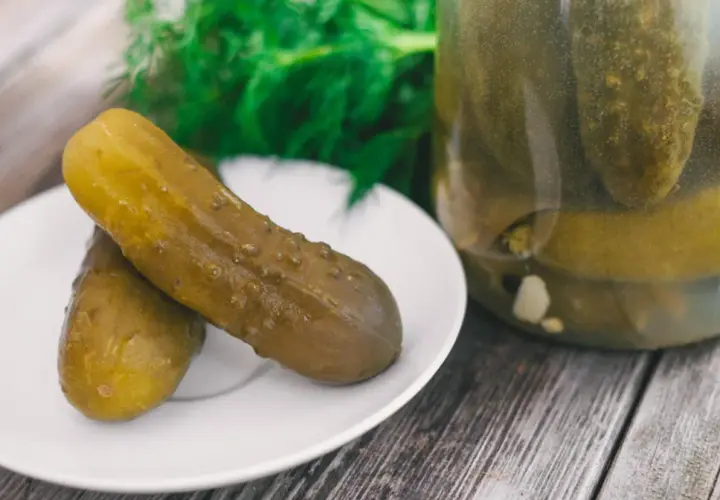 Kiedy kisić ogórki? Sekret chrupkości i idealnego smaku!