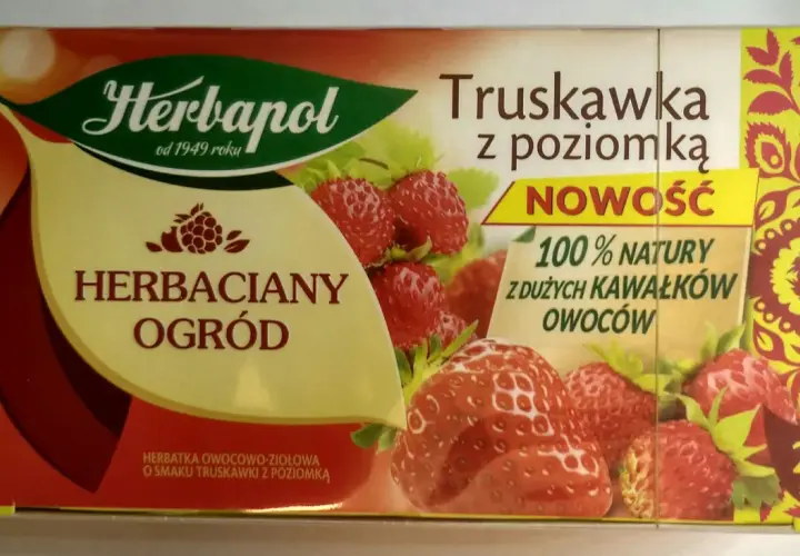 Herbapol Herbaciany Ogród Truskawka z poziomką. Czy herbata owocowa ma kalorie? Ta naturalna, owocowo-ziołowa z dużymi kawałkami owoców, nie zawiera kalorii.