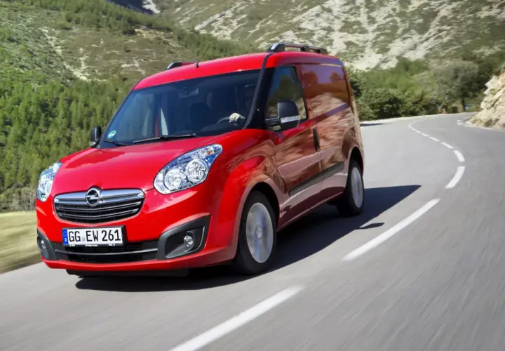 Najmniej awaryjny bus: Sprinter, Crafter czy Ducato? Wybierz mądrze!