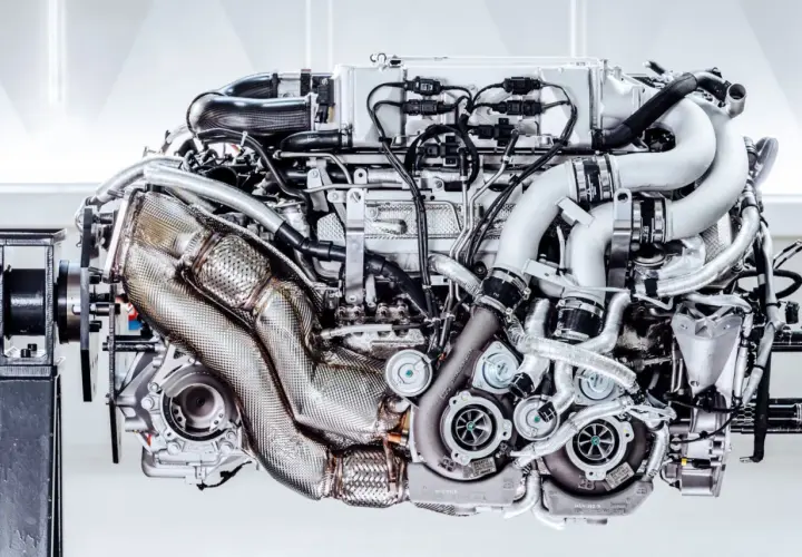 Bugatti Chiron W16: 1600 KM, 4 turbo koniec epoki?