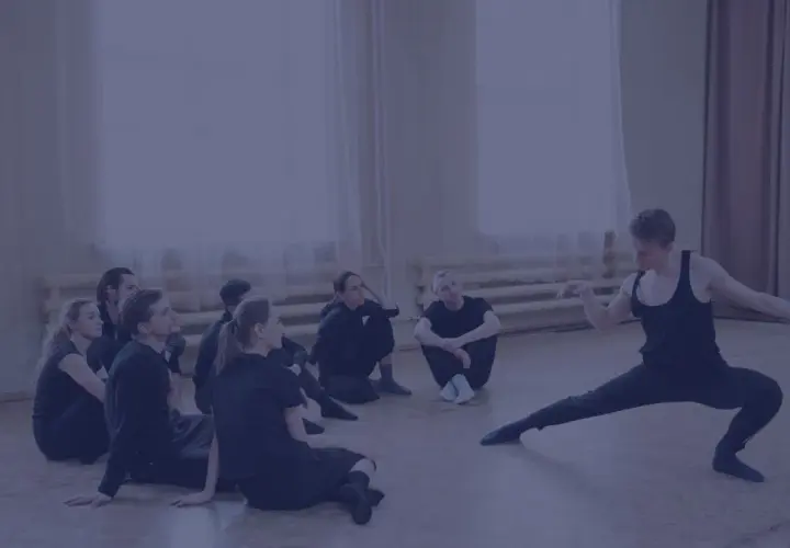 Czym zajmuje się choreograf w teatrze? Odkryj jego kluczowe zadania