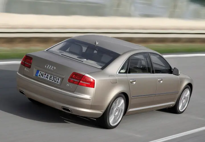 Audi A8 D3: Jak kupić i nie zbankrutować? Poradnik
