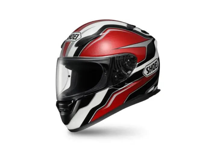 Casco de moto con diseño agresivo en rojo, blanco y negro. Su forma aerodinámica y líneas afiladas le dan un aspecto de sharp helmet listo para la velocidad.