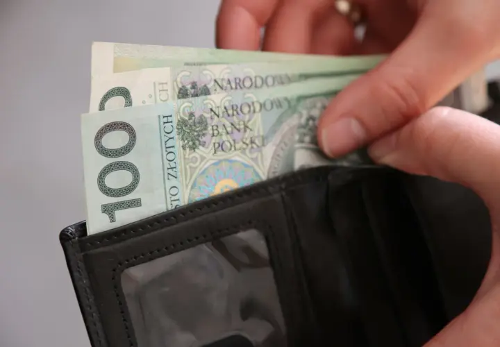 Ile zostaje na rękę przy pensji 1078 zł brutto? Szczegółowe obliczenia