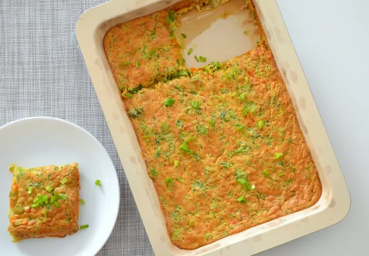 Omlet w piekarniku: Prosty przepis na puszyste śniadanie