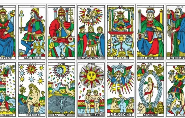 Tarot marsylski znaczenie kart: od Błazna po Świat, odkryj symbolikę i przesłanie każdej karty w tej klasycznej talii.