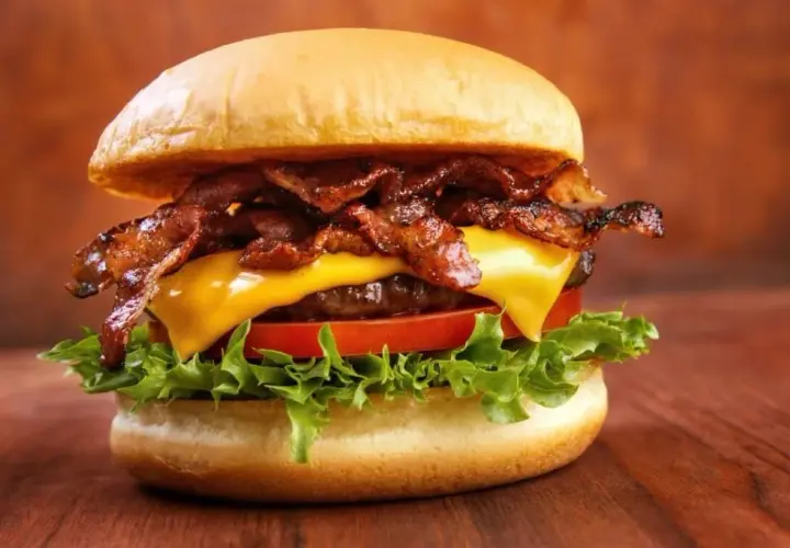 Skąd pochodzi burger? Odkryj jego zaskakującą historię!