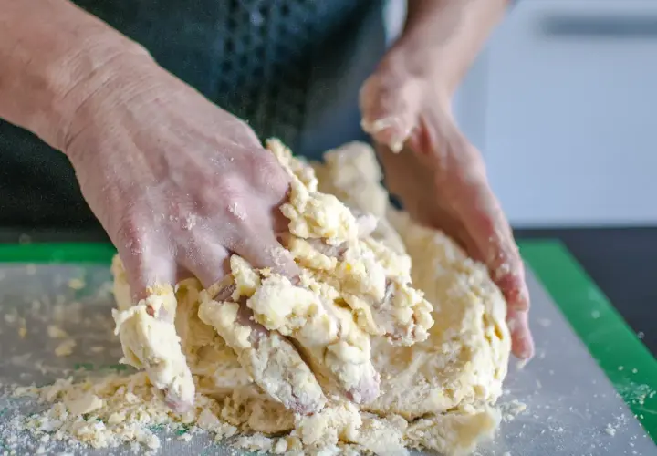 150g cukru: Kryształ czy puder? Klucz do idealnych wypieków