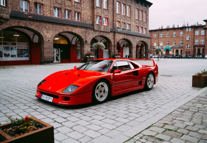 Ferrari w Polsce: Ile naprawdę kosztuje zakup i utrzymanie?